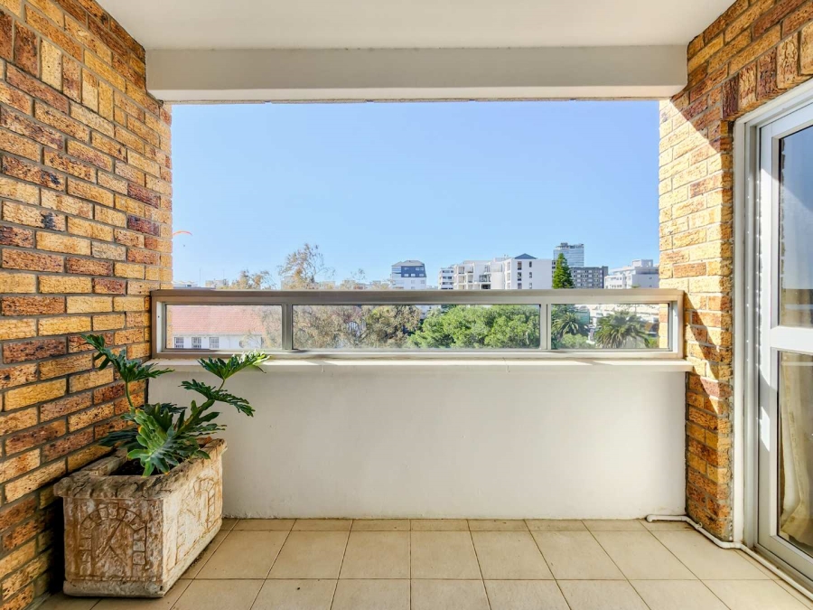 3 Bedroom Property for Sale in Sea Point Western Cape